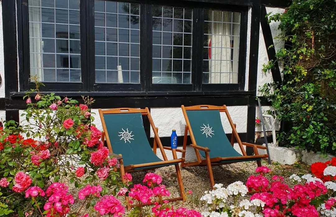 Bournemouth Secluded Cottage 10Mins Walk To Beach-1